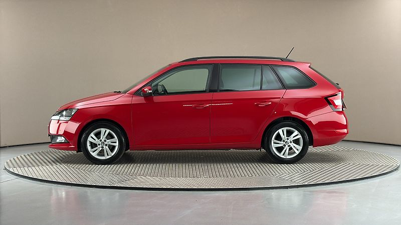 Škoda Fabia 1.0 TSI Ambition Combi Tour - fotka 4 z 24