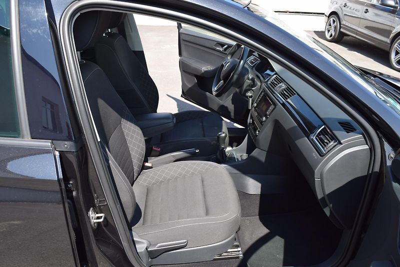 Škoda Rapid (2016) 1.2TSI 81kw STYLE XEN NAVI PAN - fotka 32 z 45