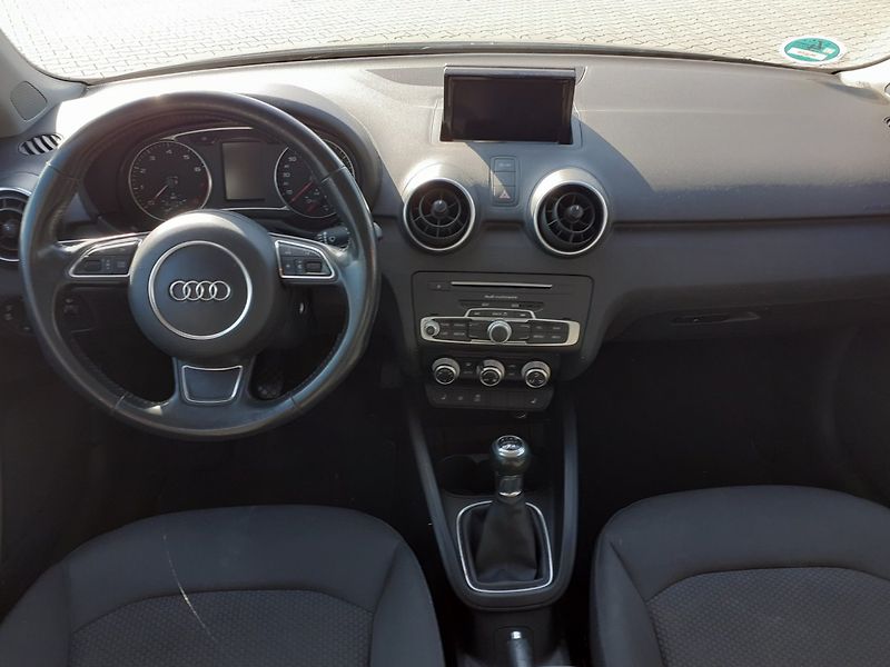 Audi A1 (2017) 1.0 12V TFSi Sportback - fotka 7 z 36