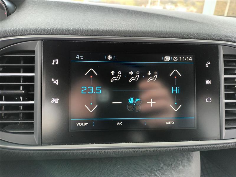 Peugeot 308 2,0 HDI,GT,130KW,ČR,RADAR,NAVI - fotka 34 z 50