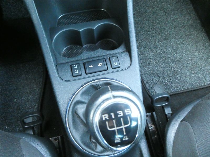 Škoda Fabia 1,2 TSi, 2 x kola, po servise - fotka 24 z 45