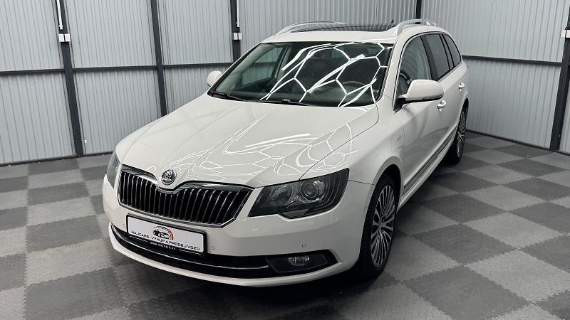 Škoda Superb (2014) Laurin & Klement - fotka 3 z 22
