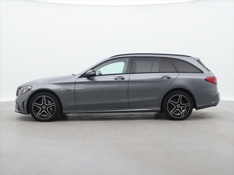 Mercedes-Benz Třídy C 2,0 300de 143kW AMG Night LED - fotka 4 z 40
