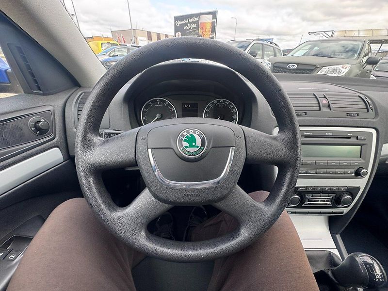 Škoda Octavia (2009) 1,4 TSI 90 KW KOLA KILOMETRY - fotka 23 z 44