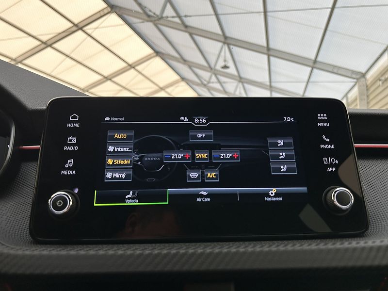 Škoda Scala 1.5 TSI Monte Carlo - fotka 10 z 28