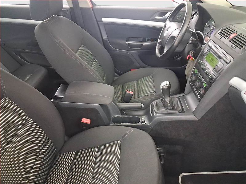 Škoda Octavia (2009) Scout 2.0 TDI, 4X4 - fotka 9 z 16