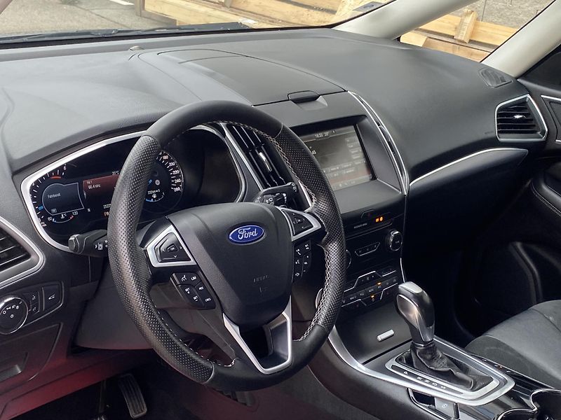 Ford Galaxy (2016) 2,0 TDCi - Panorama - Titanium - fotka 23 z 49