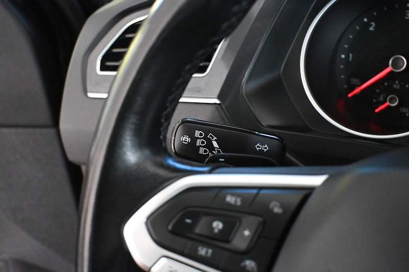 Volkswagen Tiguan (2023) 2.0 LIFE DSG LED ACC Tažné TDI - fotka 14 z 35