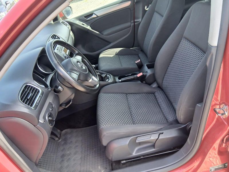 Volkswagen Golf 6, 1.4i, 59kw, alu - fotka 29 z 37
