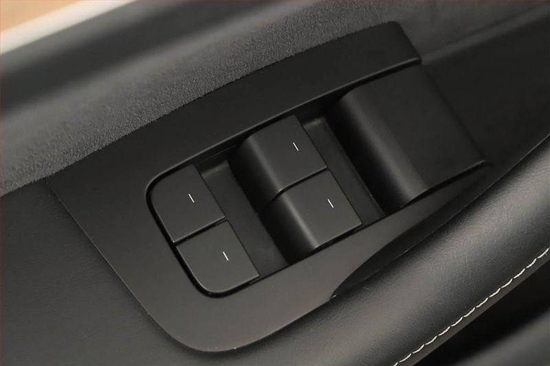Tesla Model Y (2023) Long Range AWD 79kWh, SoH 91% - fotka 24 z 27