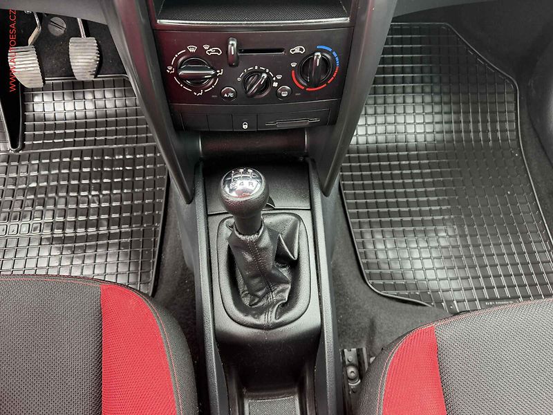 Peugeot 207 (2009) 1.4i, 2.maj,ČR, AC, STK7/28 - fotka 16 z 16