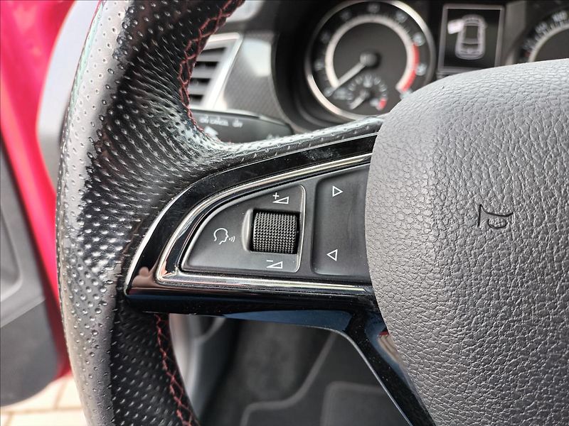 Škoda Fabia 1,2 TSI,81KW,MONTE CARLO,PANO, - fotka 27 z 38