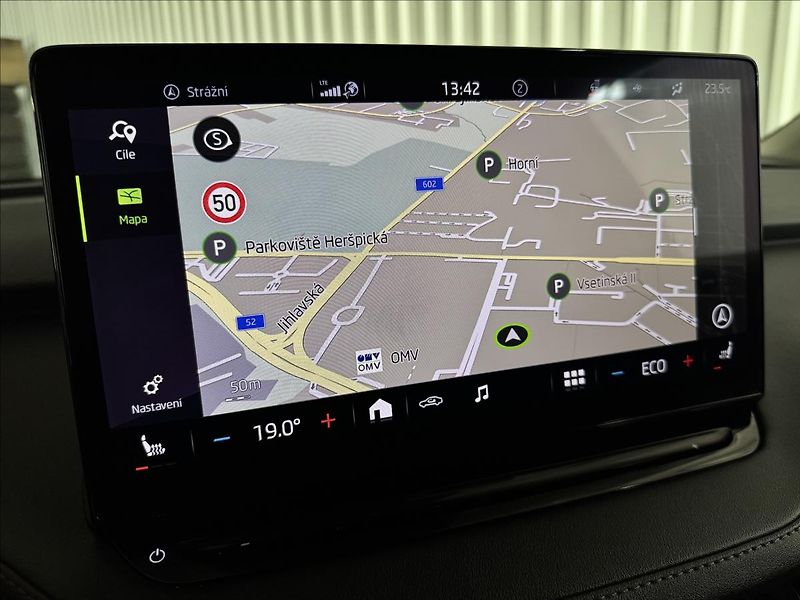 Škoda Enyaq IV80 DCC SUITE TAŽNÉ MATRIX - fotka 18 z 47