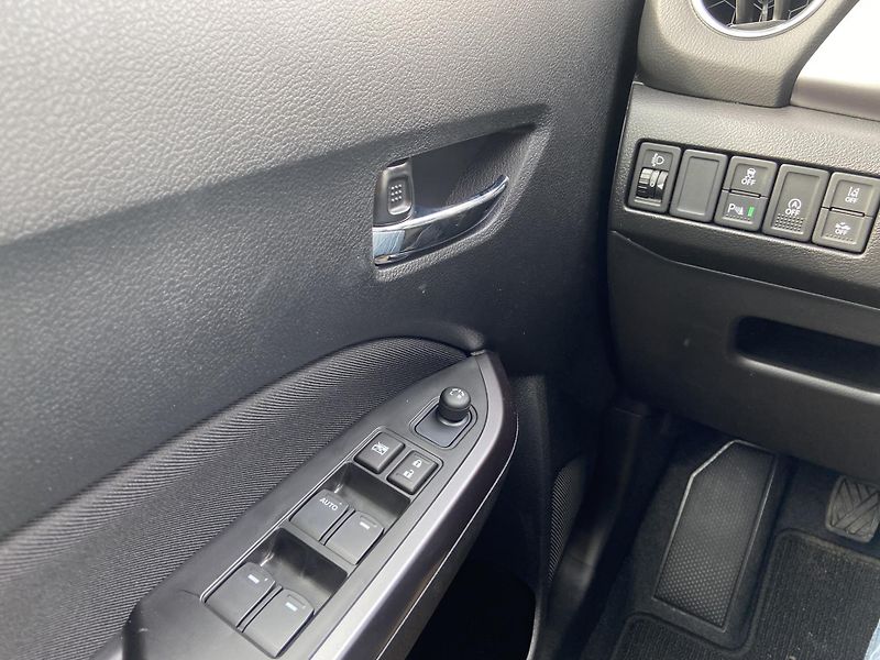 Suzuki Vitara 1.4 BoosterJet 81kW Premium - fotka 13 z 20
