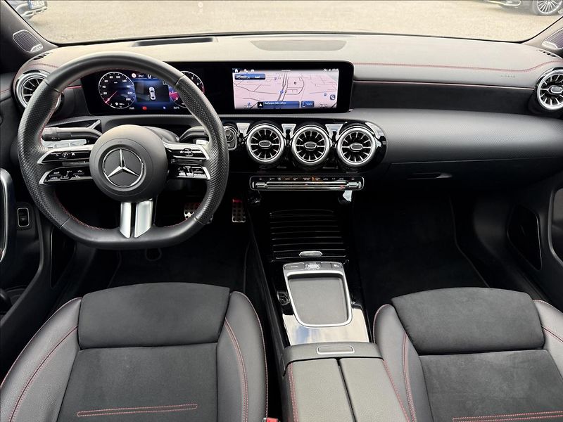 Mercedes-Benz CLA 220 4MATIC kupé - fotka 9 z 13