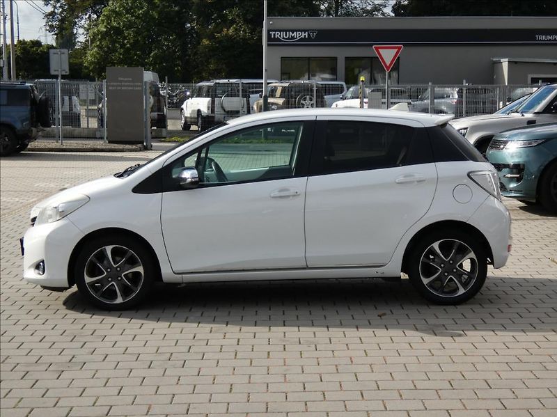 Toyota Yaris 1,3 1.33 VVT-i Trend,ČR,kamera - fotka 2 z 33