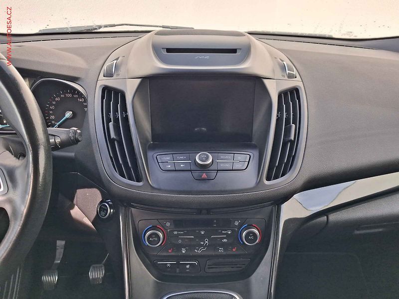Ford Kuga (2019) 1.5 EB, 1.maj,ČR, Titanium - fotka 12 z 20