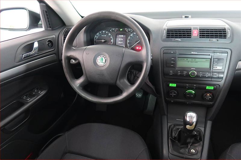 Škoda Octavia (2004) Ambiente 1.9 TDI, nová STK - fotka 7 z 15