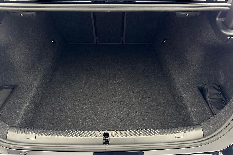 BMW Řada 5 540d xDrive Sedan - fotka 12 z 17