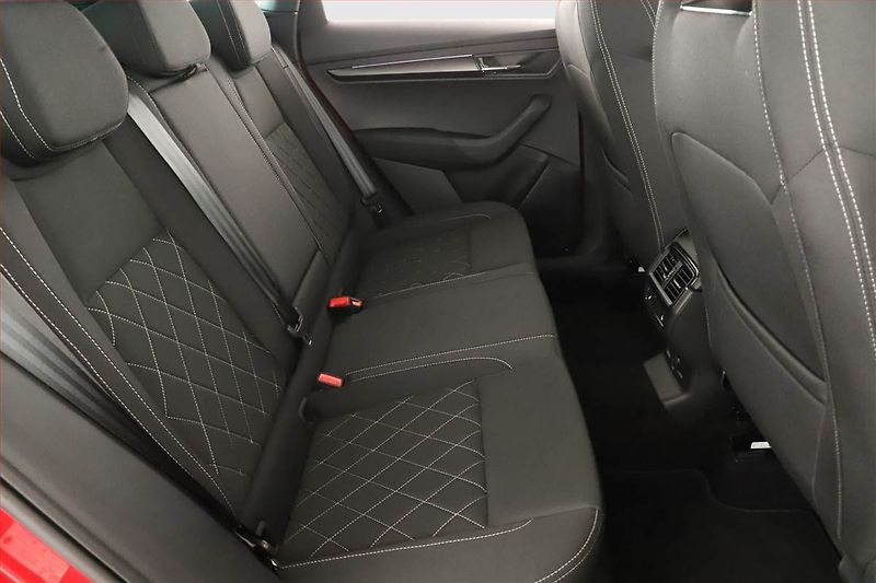 Škoda Karoq (2025) 1.5 TSI, SPORTLINE, AUTOMAT - fotka 7 z 17