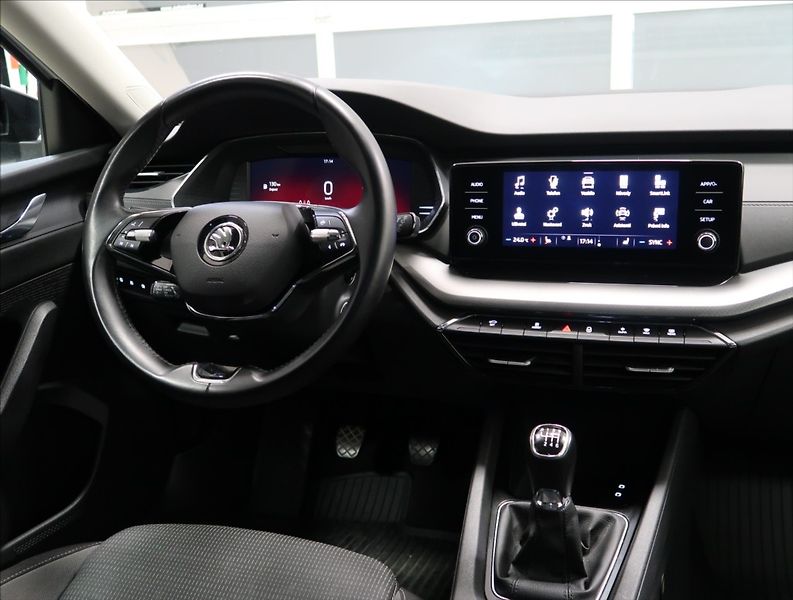 Škoda Octavia 2,0 TDI VÝHŘEV 1. MAJ ČR DPH - fotka 11 z 47