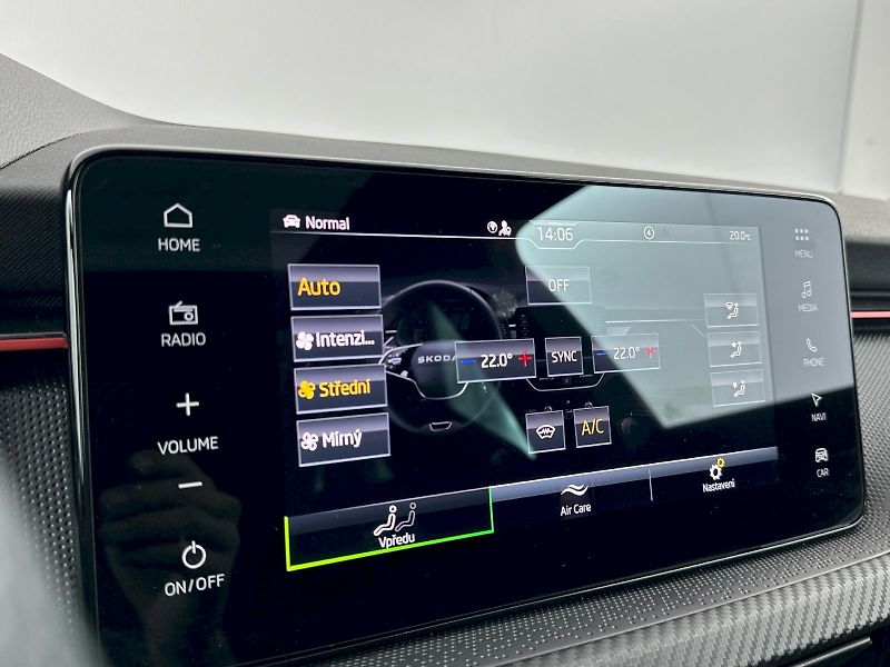 Škoda Scala (2025) DSG 1.5TSI 110kW Monte Carlo - fotka 18 z 34
