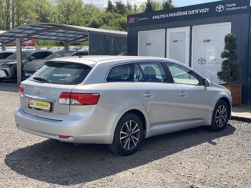 Toyota Avensis 2.0D-4D, ČR-1m, Luna, DPH - fotka 7 z 10