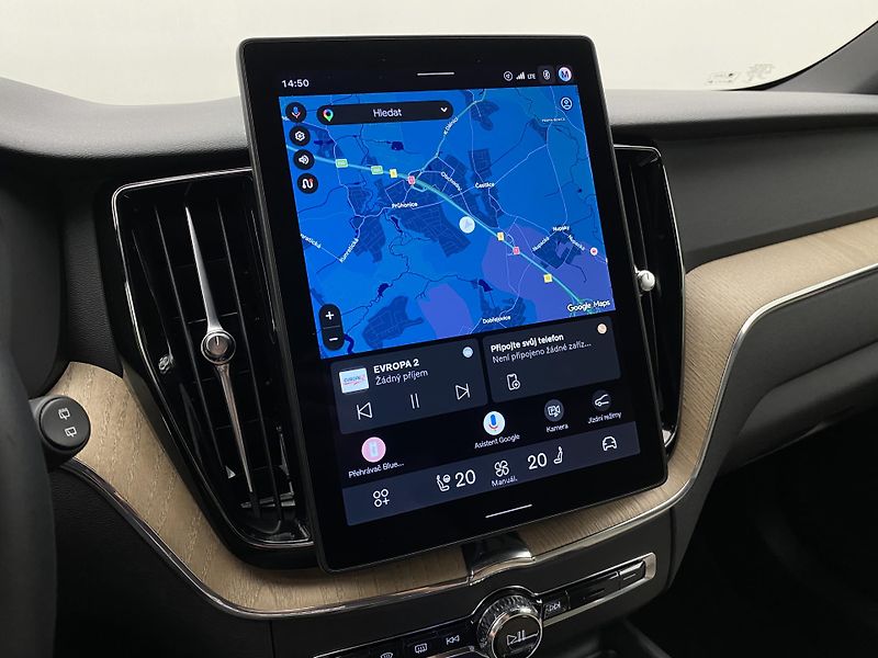 Volvo XC60 T6 AWD DARK PLUS AUT CZ - fotka 40 z 59