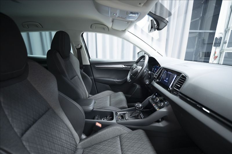 Škoda Karoq 2,0 TDI DSG 4x4 NAVI KAMERA ČR - fotka 8 z 40