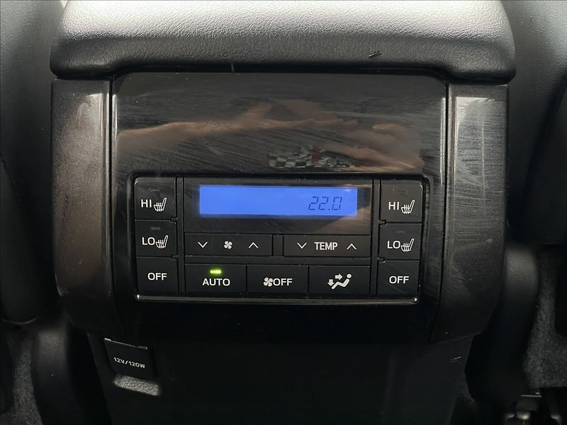 Toyota Land Cruiser 2,8 D4-D AT6 Executive NAVI - fotka 13 z 24