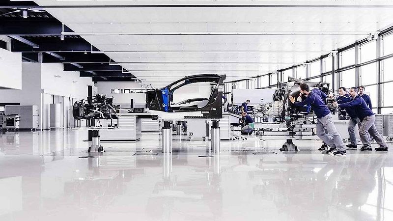 Výrobní prostory Bugatti Chiron ve francouzském Molsheimu.