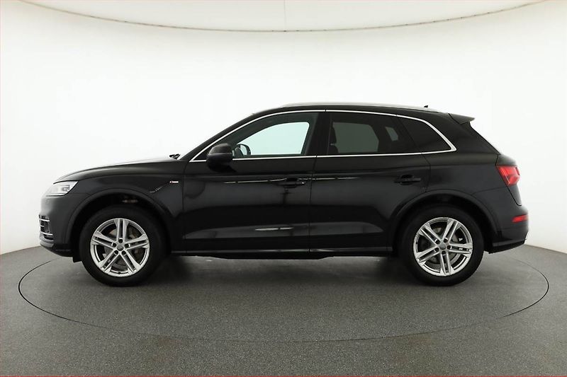 Audi Q5 (2018) S line 2.0 TDI, 4X4, Automat - fotka 3 z 18