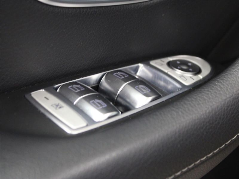 Mercedes-Benz CLS 2,0 D 9G - Tronic AMG line - fotka 12 z 31