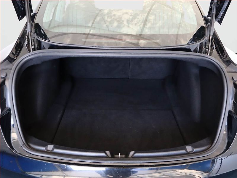 Tesla Model 3 (2019) Long Range 4WD 78kWh, SoH 83% - fotka 11 z 20