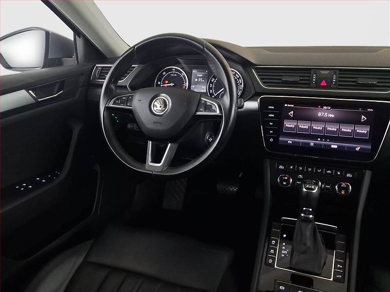 Škoda Superb (2018) Style Plus 2.0 TDI, 4X4 - fotka 7 z 16