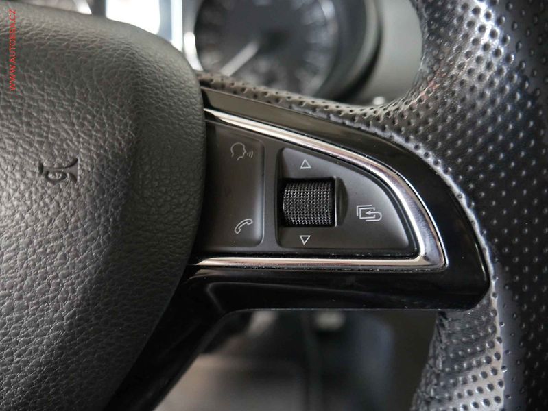 Škoda Octavia (2014) 1.4 G-TEC, ČR, bixen, autoAC - fotka 15 z 18