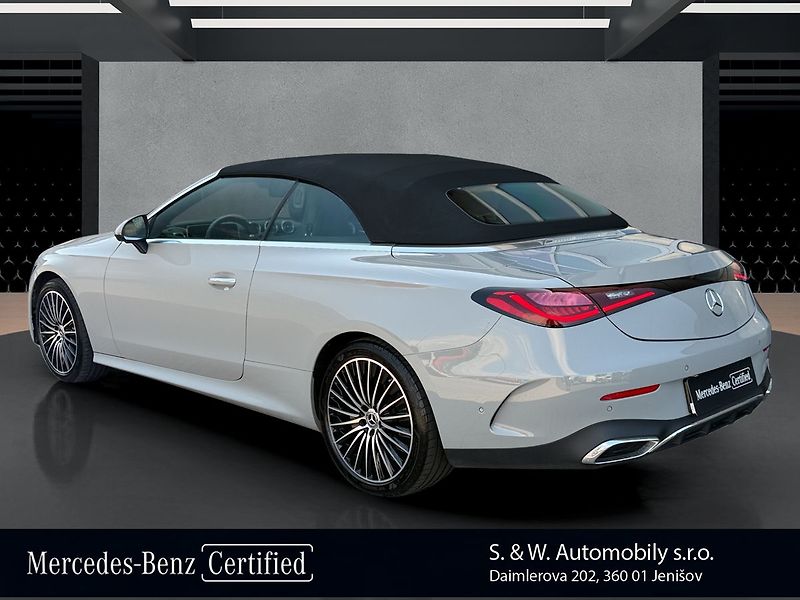 Mercedes-Benz CLE 300 4MATIC AMG Cabrio - fotka 7 z 35