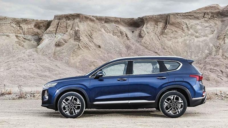 Hyundai Santa Fe.