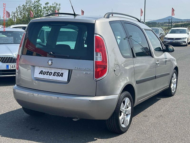Škoda Roomster (2009) 1.4 MPi, AC, panor. - fotka 4 z 15