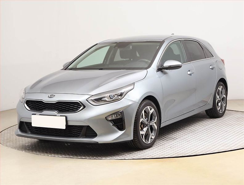 Kia Ceed (2020) Top 1.4 T-GDI, Serv.kniha - fotka 2 z 20