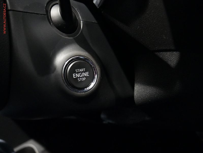 Škoda Karoq (2017) 2.0 TDi 4x4, ČR, Style Plus - fotka 17 z 23