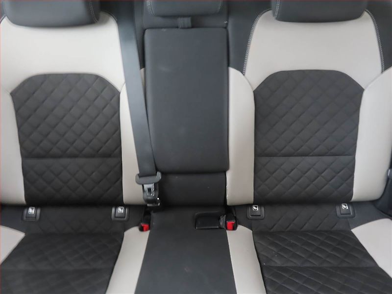 Kia Pro_Ceed (2019) GT-Line 1.4 T-GDI, Serv.kniha - fotka 10 z 15
