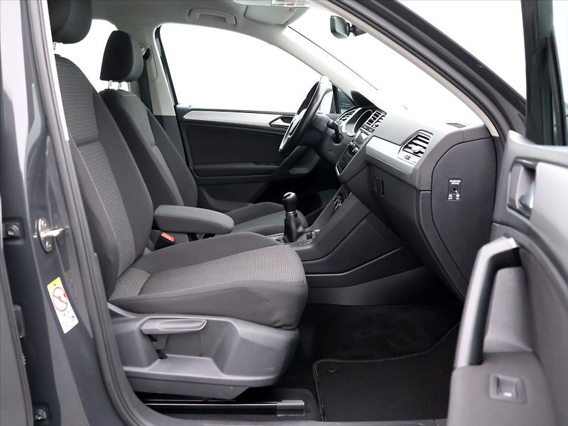 Volkswagen Tiguan 1.4 TSI 110kW LED Navi 1.Maj. - fotka 10 z 29