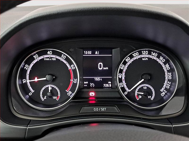 Škoda Fabia (2019) Style 1.0 TSI, Serv.kniha - fotka 11 z 17