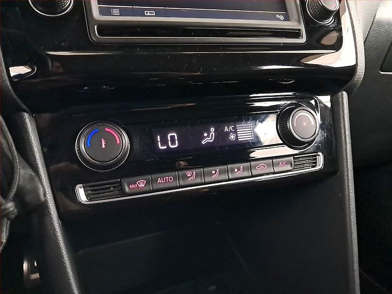 Volkswagen Polo (2016) 1.8 GTI, Serv.kniha, Tempomat - fotka 16 z 19