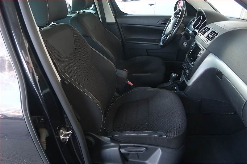 Škoda Yeti (2016) 1.2 TSI, Automat, Bi-Xenony - fotka 9 z 17