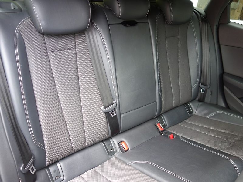 Audi A4 (2016) 2.0TDI 140kW QUATTRO -NEZ.TOP! - fotka 28 z 43