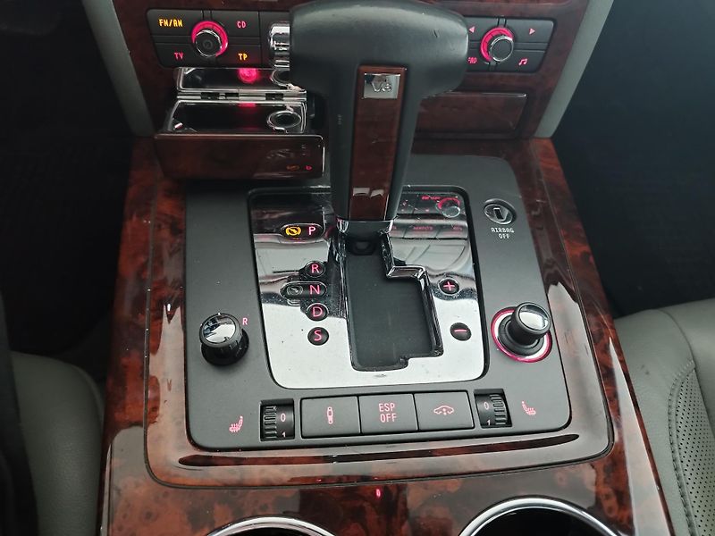 Volkswagen Phaeton (2008) 3,0TDI,171KW,4X4,LED,ALU,KŮŽE - fotka 24 z 39