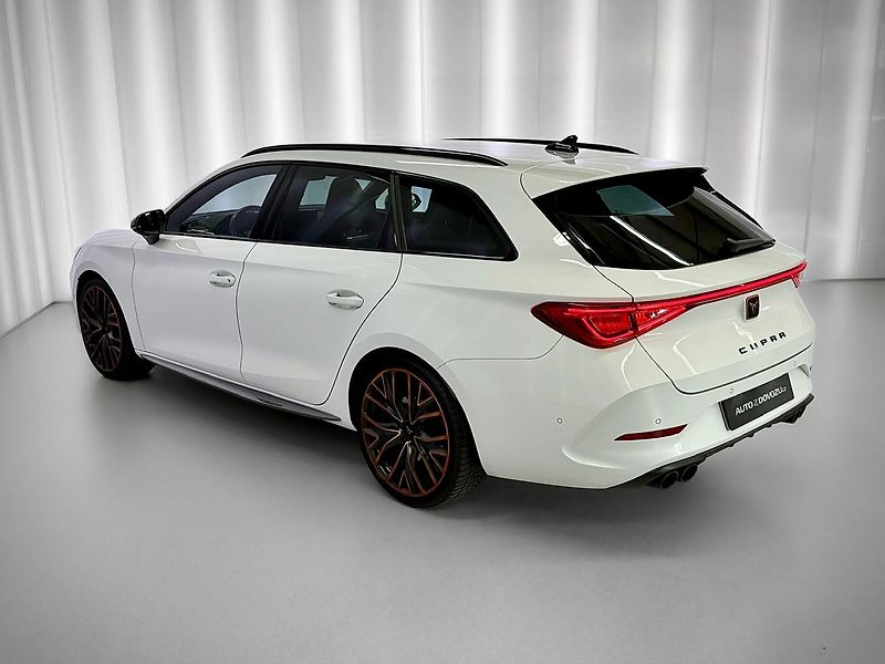 Cupra Leon 2.0 TSI 228KW DSG 4WD, LED, AC - fotka 5 z 37