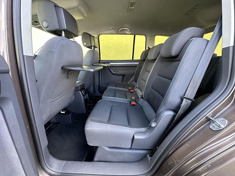 Volkswagen Touran (2015) *DSG* 1.6TDI/77kW *7.Míst *TZ  - fotka 30 z 41